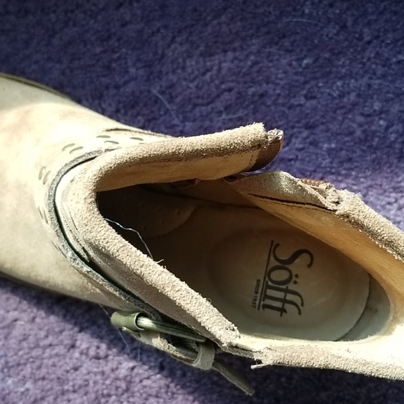 Boots - Picture 4 of 4